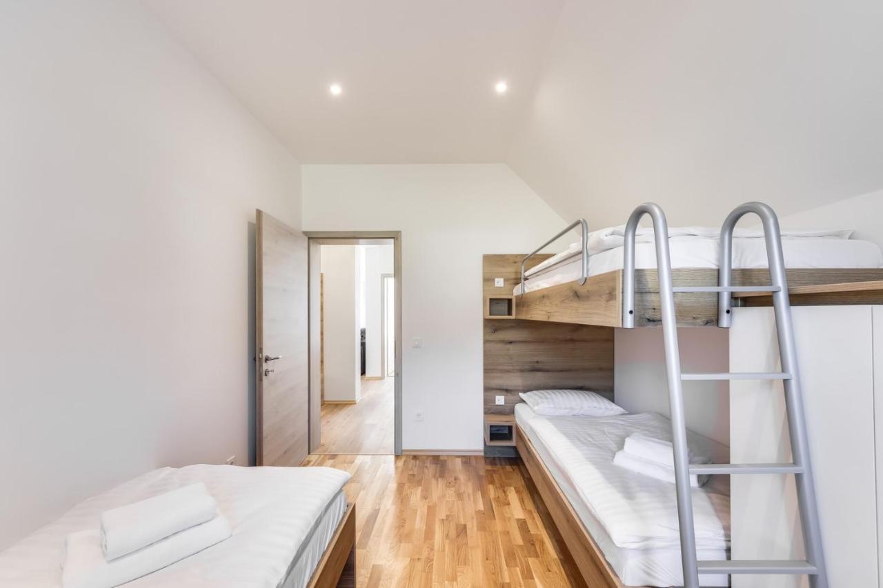 Chic Apartments With Balcony And Spa In Mojstrana Exterior foto