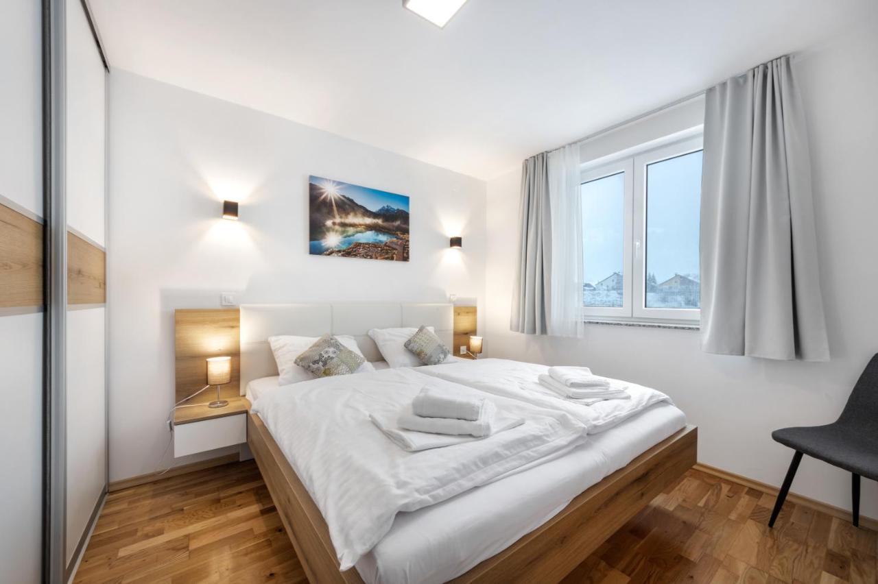 Chic Apartments With Balcony And Spa In Mojstrana Exterior foto